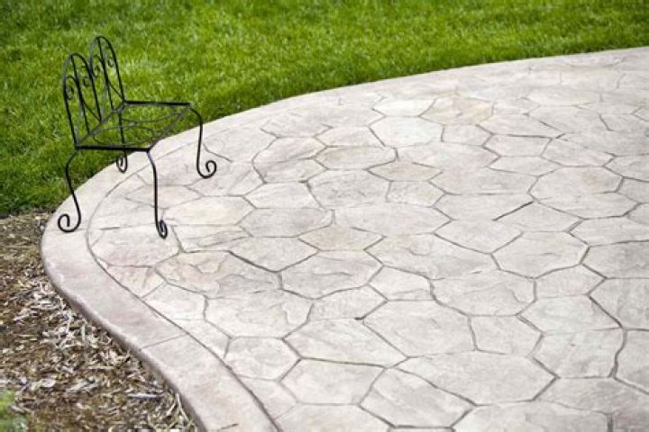 How much should a stamped concrete patio cost